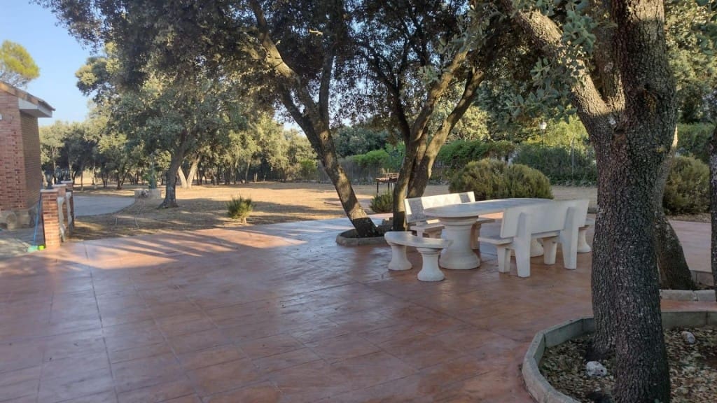 Chalet de 3 habitaciones en Pioz en venta - 328.000 € (Ref: 9817954)