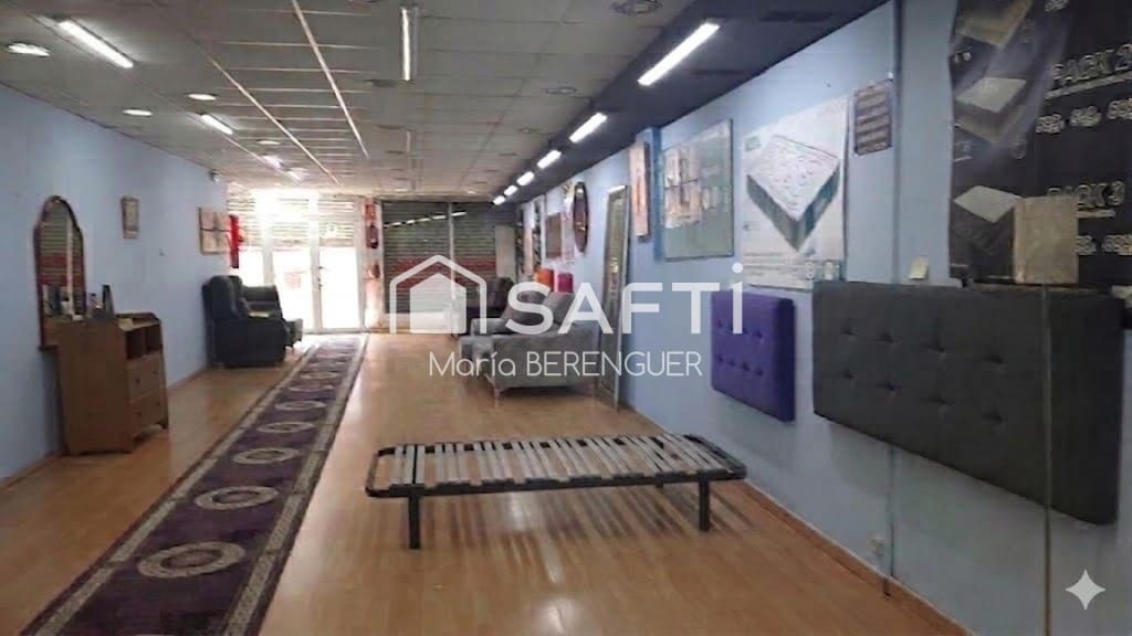Local Comercial en Mollet del Vallès en venta - 285.000 € (Ref: 9817956)