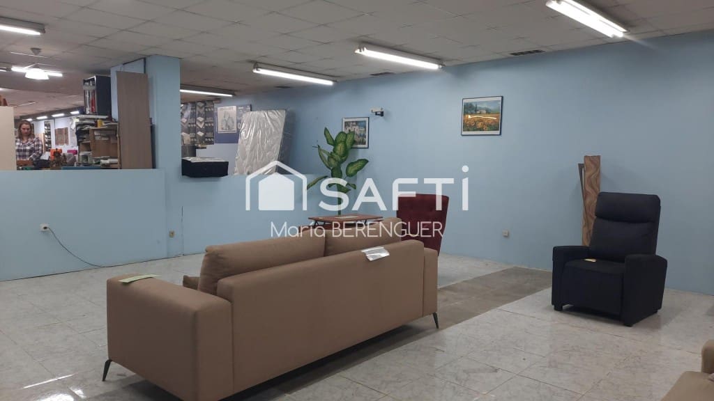 Local Comercial en Mollet del Vallès en venta - 285.000 € (Ref: 9817956)