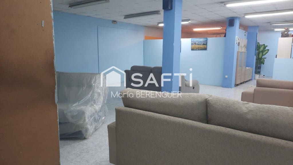 Local Comercial en Mollet del Vallès en venta - 285.000 € (Ref: 9817956)