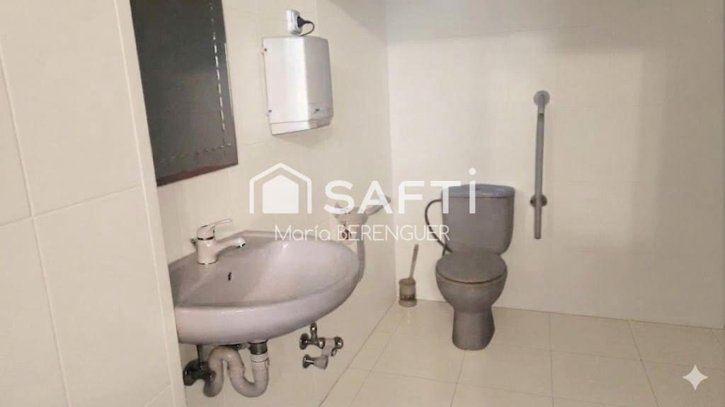 Local Comercial en Mollet del Vallès en venta - 285.000 € (Ref: 9817956)