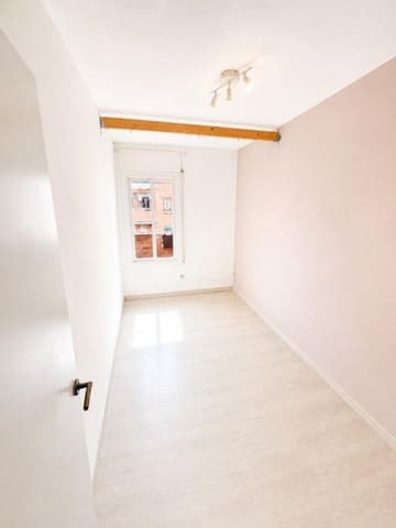4 slaapkamer Appartement te koop in El Prat de Llobregat - € 260.000 (Ref: 9817957)