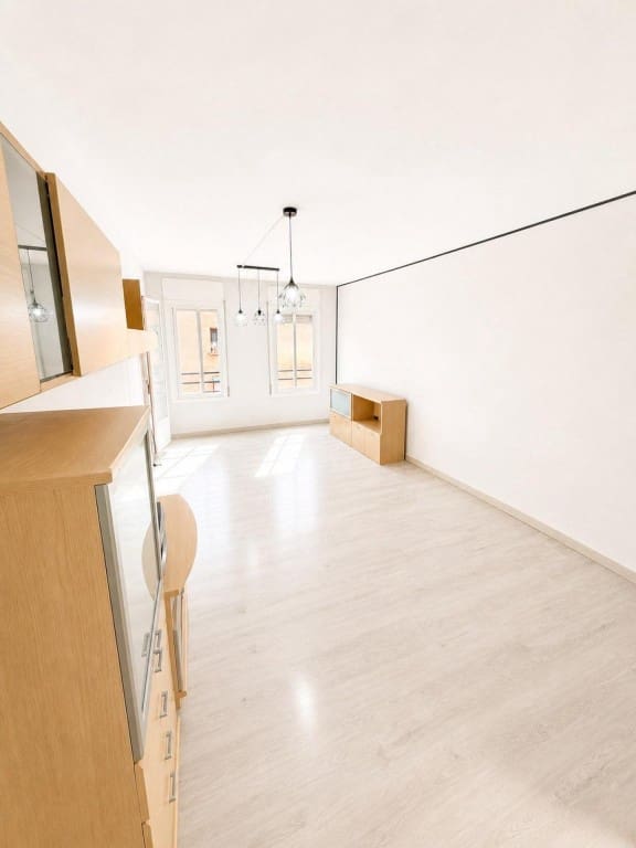 4 slaapkamer Appartement te koop in El Prat de Llobregat - € 260.000 (Ref: 9817957)