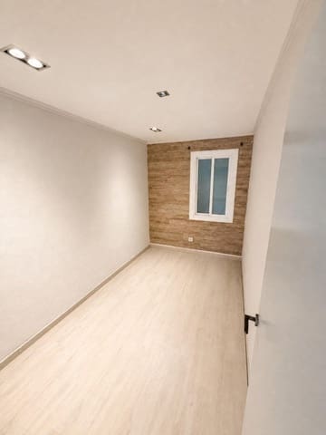 4 slaapkamer Appartement te koop in El Prat de Llobregat - € 260.000 (Ref: 9817957)