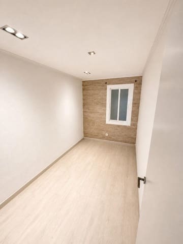 4 slaapkamer Appartement te koop in El Prat de Llobregat - € 260.000 (Ref: 9817957)