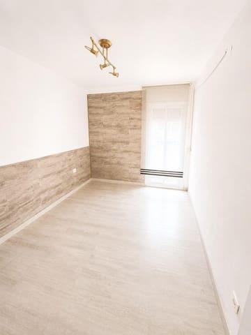4 slaapkamer Appartement te koop in El Prat de Llobregat - € 260.000 (Ref: 9817957)