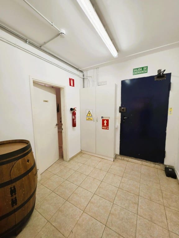 Commercial for sale in Sant Cugat Sesgarrigues - € 370,000 (Ref: 9817962)