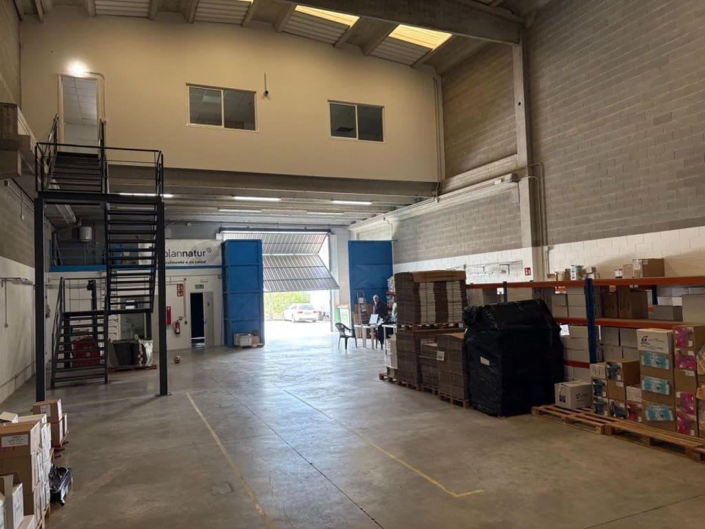 Commercial for sale in Sant Cugat Sesgarrigues - € 370,000 (Ref: 9817962)