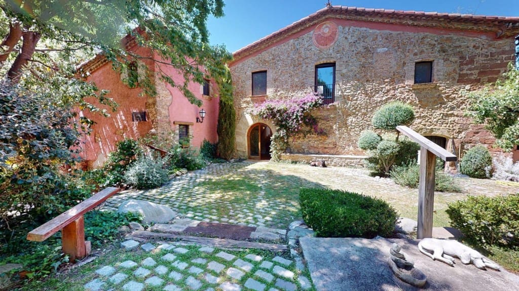 5 bedroom Finca/Country House for sale in Gelida with pool - € 1,700,000 (Ref: 9820297)