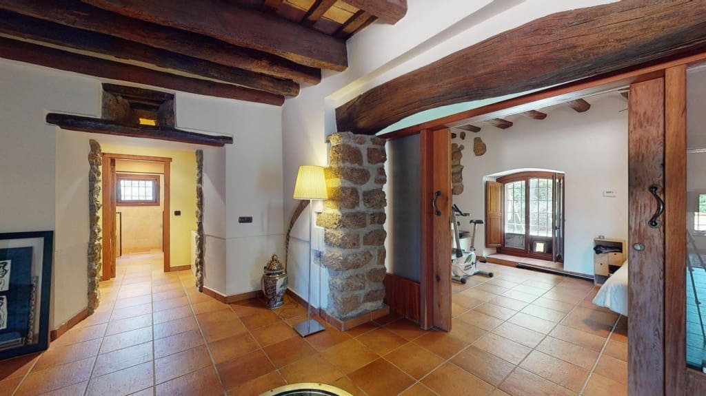 5 bedroom Finca/Country House for sale in Gelida with pool - € 1,700,000 (Ref: 9820297)