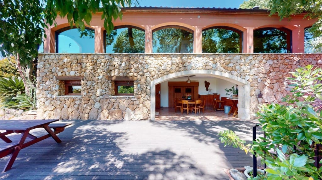 5 bedroom Finca/Country House for sale in Gelida with pool - € 1,700,000 (Ref: 9820297)