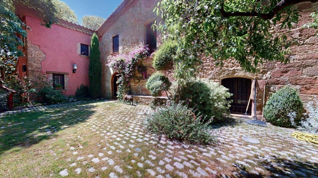 5 bedroom Finca/Country House for sale in Gelida with pool - € 1,700,000 (Ref: 9820297)