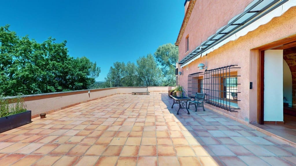 5 bedroom Finca/Country House for sale in Gelida with pool - € 1,700,000 (Ref: 9820297)
