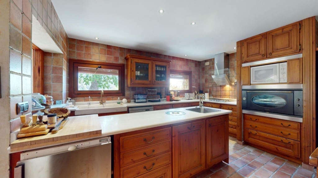 5 bedroom Finca/Country House for sale in Gelida with pool - € 1,700,000 (Ref: 9820297)