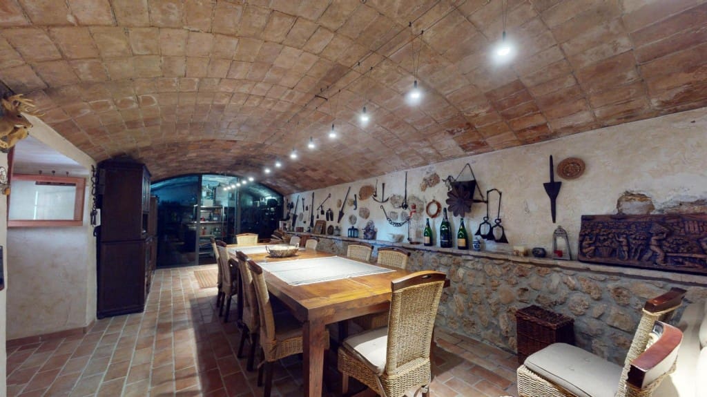5 bedroom Finca/Country House for sale in Gelida with pool - € 1,700,000 (Ref: 9820297)