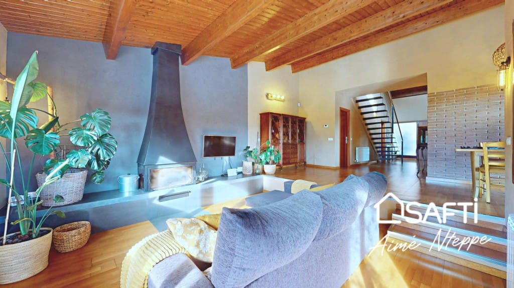 Chalet de 5 habitaciones en Sant Julià de Ramis en venta con piscina - 650.000 € (Ref: 9820298)