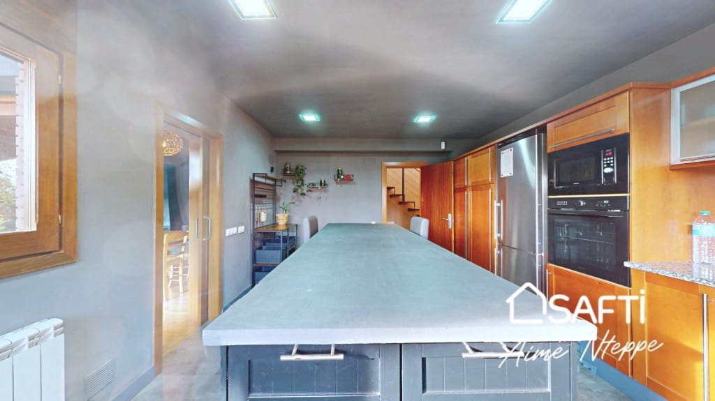 Chalet de 5 habitaciones en Sant Julià de Ramis en venta con piscina - 650.000 € (Ref: 9820298)