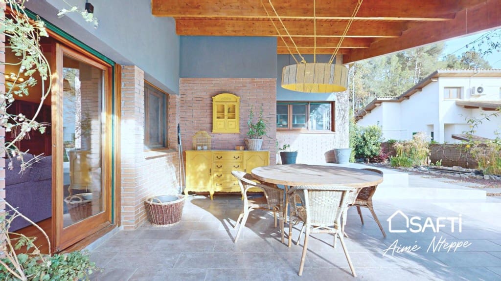 Chalet de 5 habitaciones en Sant Julià de Ramis en venta con piscina - 650.000 € (Ref: 9820298)