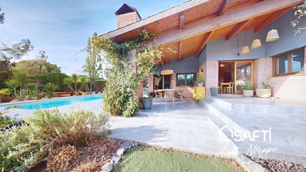 Chalet de 5 habitaciones en Sant Julià de Ramis en venta con piscina - 650.000 € (Ref: 9820298)