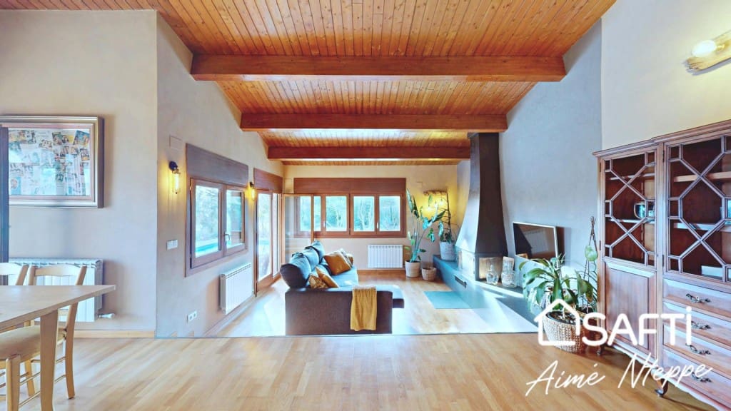 Chalet de 5 habitaciones en Sant Julià de Ramis en venta con piscina - 650.000 € (Ref: 9820298)