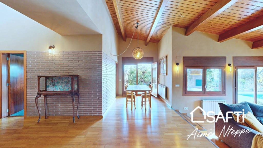 Chalet de 5 habitaciones en Sant Julià de Ramis en venta con piscina - 650.000 € (Ref: 9820298)