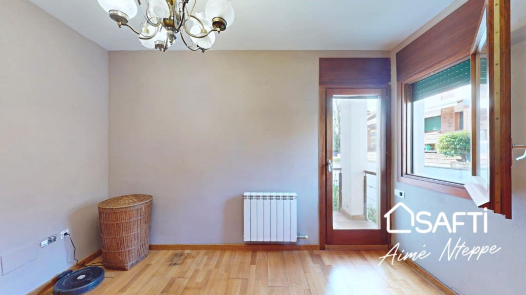 Chalet de 5 habitaciones en Sant Julià de Ramis en venta con piscina - 650.000 € (Ref: 9820298)