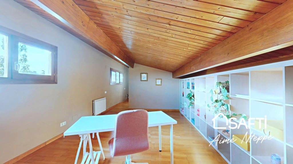 Chalet de 5 habitaciones en Sant Julià de Ramis en venta con piscina - 650.000 € (Ref: 9820298)