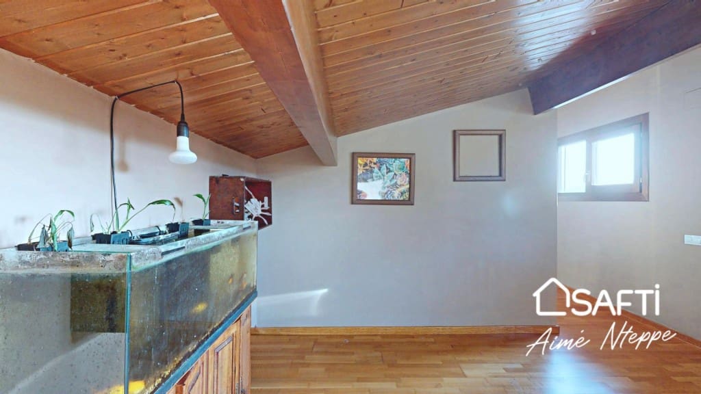 Chalet de 5 habitaciones en Sant Julià de Ramis en venta con piscina - 650.000 € (Ref: 9820298)