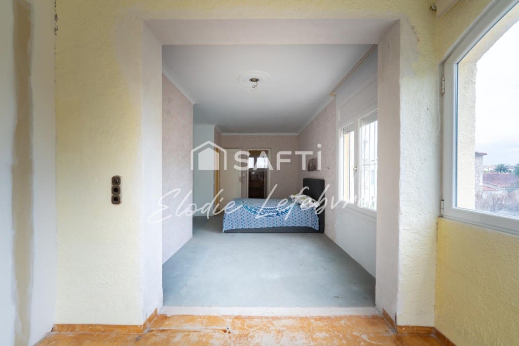 4 Zimmer Villa zu verkaufen in Empuriabrava mit Garage - 422.000 € (Ref: 9820299)