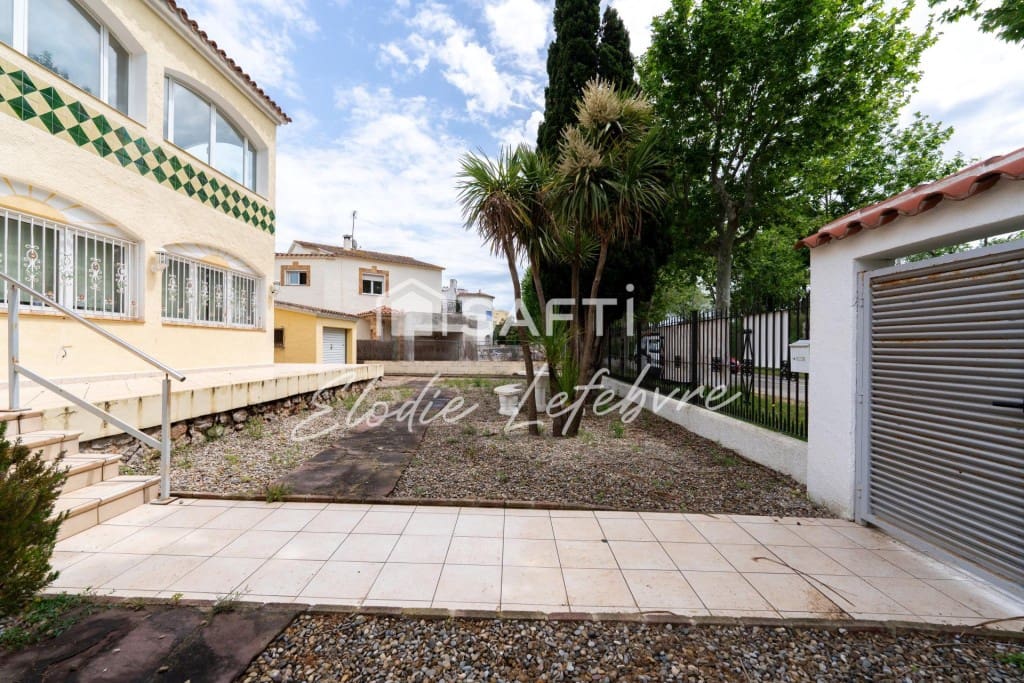 4 Zimmer Villa zu verkaufen in Empuriabrava mit Garage - 422.000 € (Ref: 9820299)