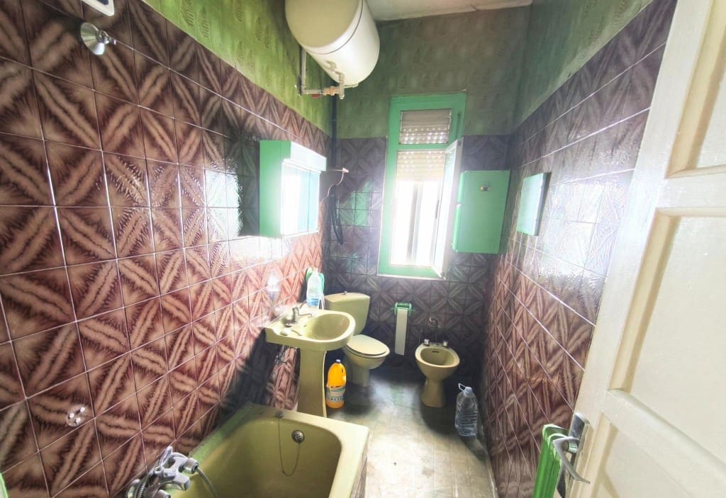 4 bedroom Villa for sale in San Andres del Rabanedo with garage - € 135,000 (Ref: 9820302)