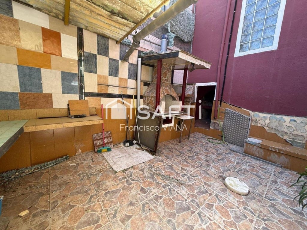 5 chambre Villa/Maison à vendre à Blanes - 230 000 € (Ref: 9822465)