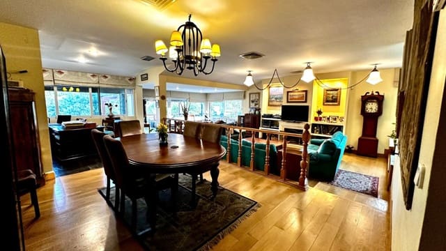 6 soveværelse Villa til salg i Las Rozas de Madrid - € 1.650.000 (Ref: 9822468)