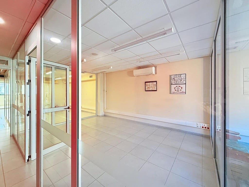 Office for sale in Sant Andreu de la Barca - € 315,000 (Ref: 9822471)