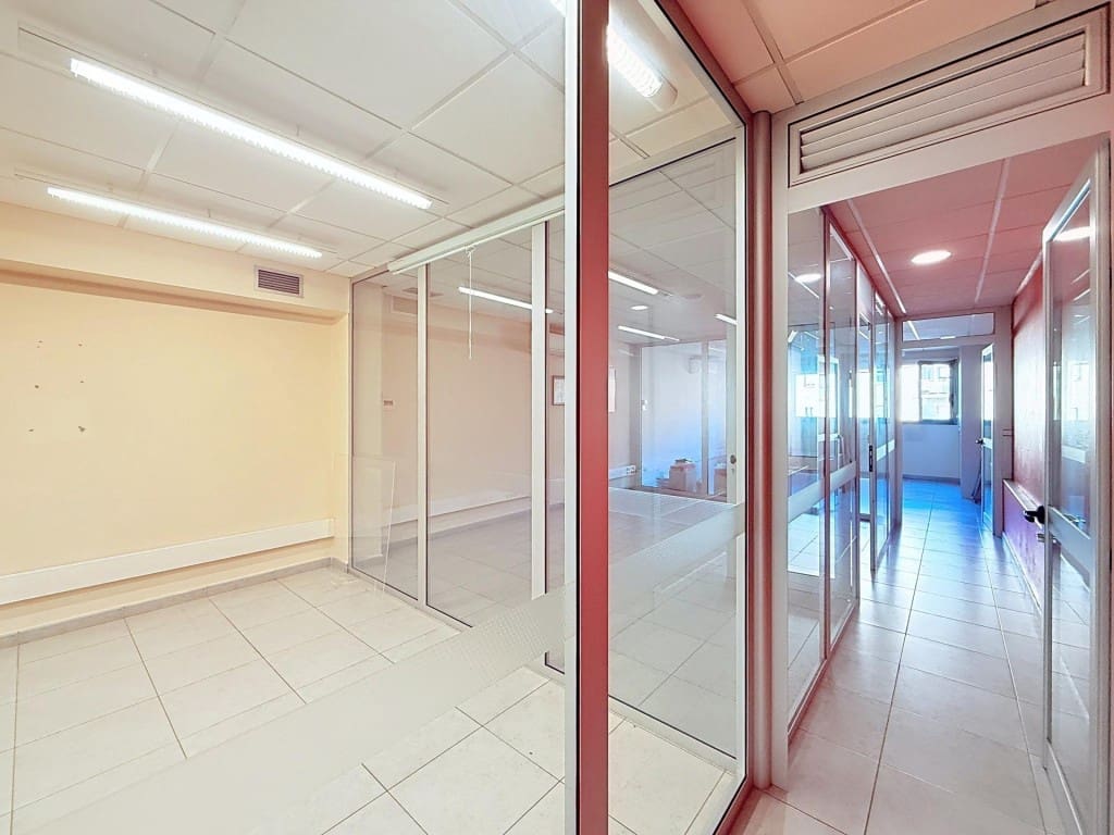 Office for sale in Sant Andreu de la Barca - € 315,000 (Ref: 9822471)