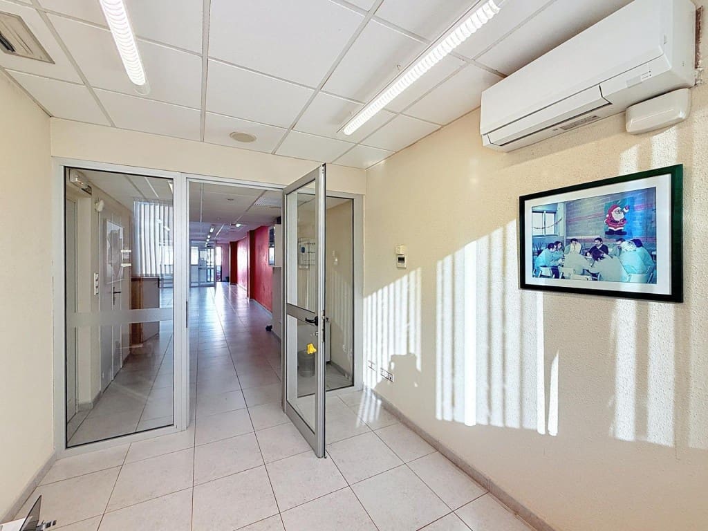 Office for sale in Sant Andreu de la Barca - € 315,000 (Ref: 9822471)