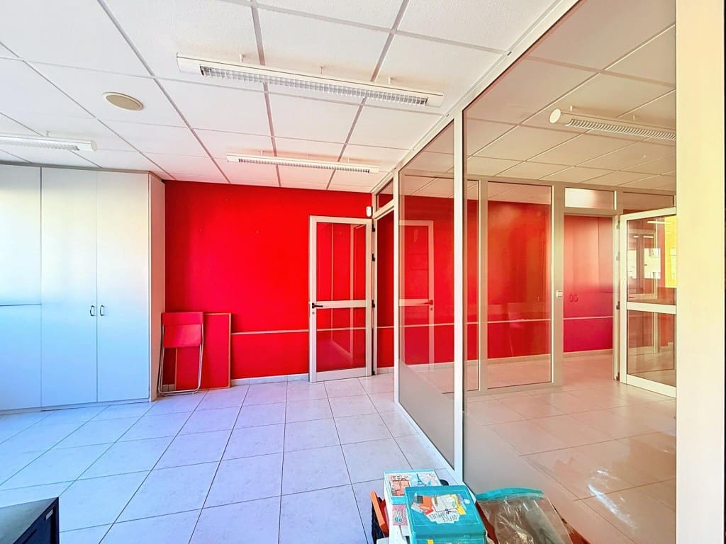 Office for sale in Sant Andreu de la Barca - € 315,000 (Ref: 9822471)