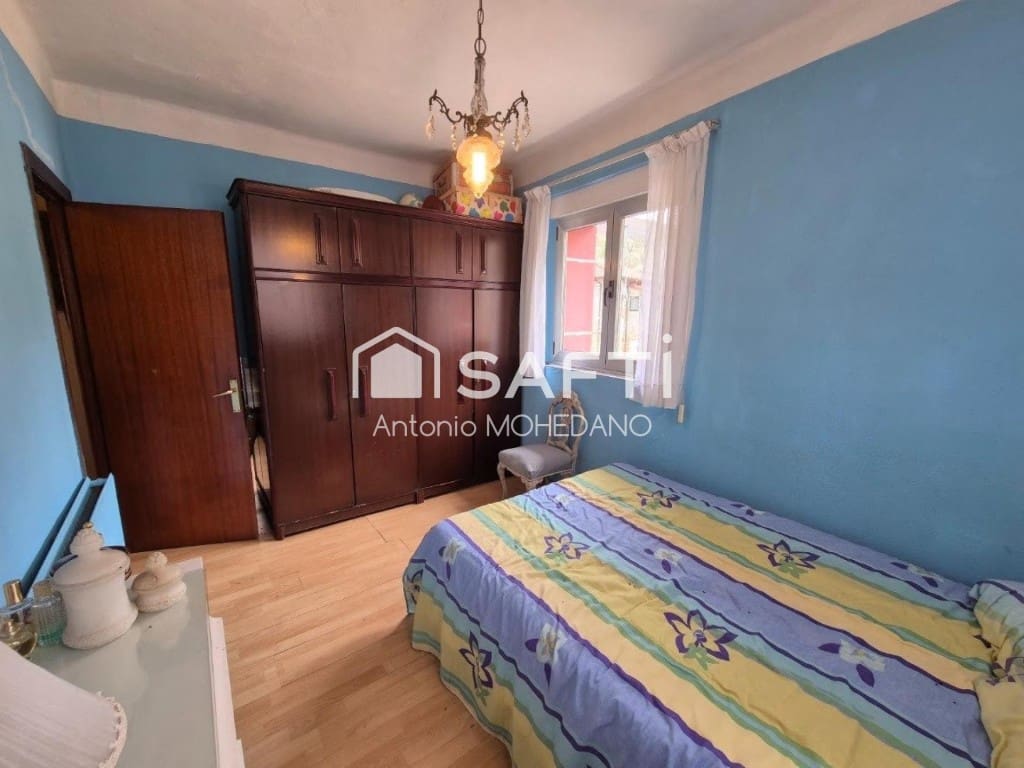 4 bedroom Villa for sale in Carmenes - € 75,000 (Ref: 9822472)
