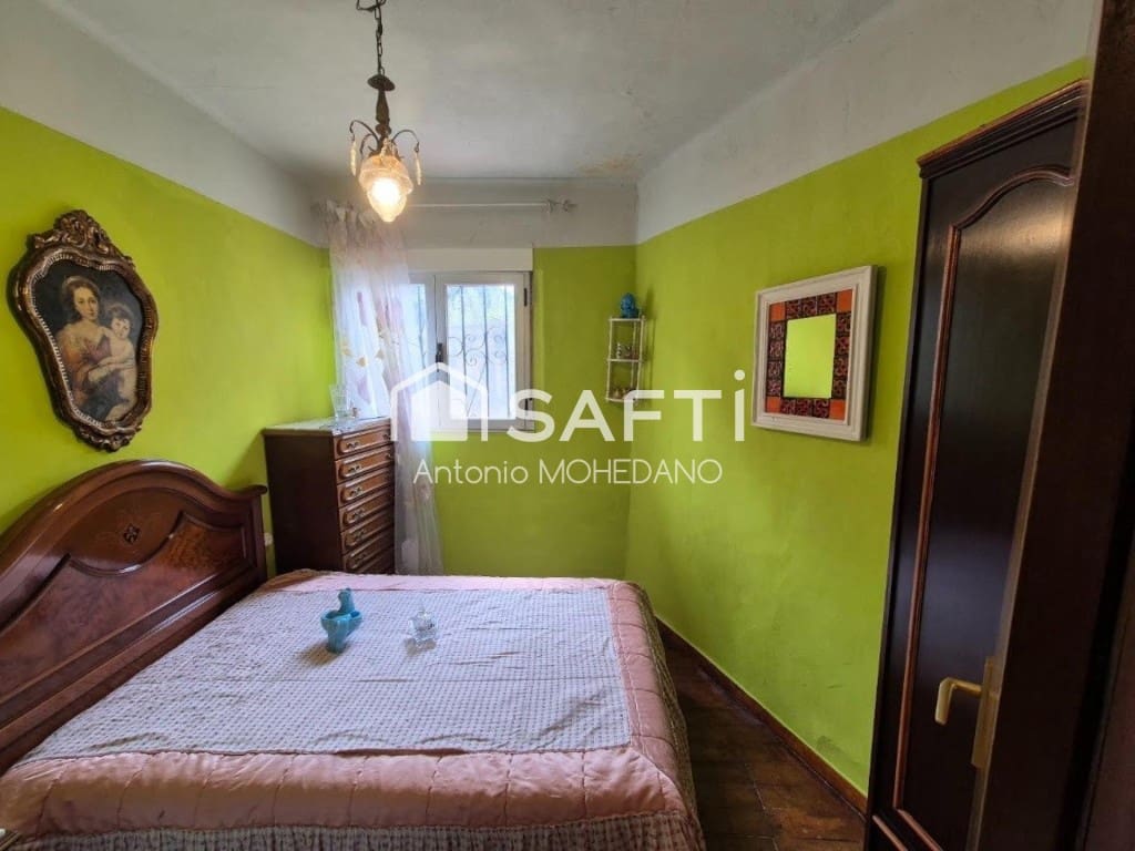 4 bedroom Villa for sale in Carmenes - € 75,000 (Ref: 9822472)