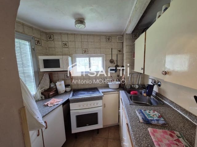 4 bedroom Villa for sale in Cármenes - € 75,000 (Ref: 9822472)