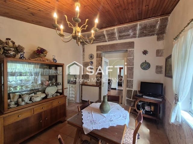 4 bedroom Villa for sale in Cármenes - € 75,000 (Ref: 9822472)