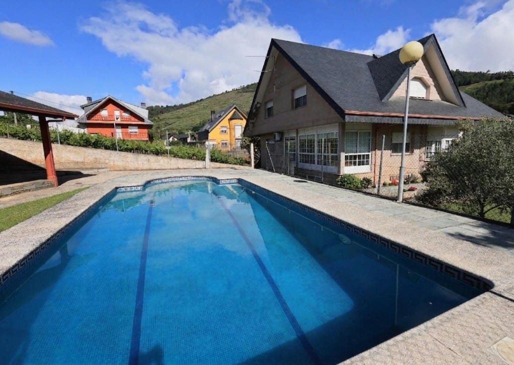 5 soveværelse Villa til salg i Carballeda de Valdeorras med swimmingpool garage - € 500.000 (Ref: 9822474)