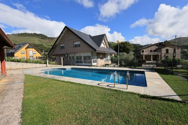5 soveværelse Villa til salg i Carballeda de Valdeorras med swimmingpool garage - € 500.000 (Ref: 9822474)