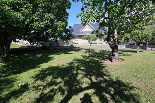 5 soveværelse Villa til salg i Carballeda de Valdeorras med swimmingpool garage - € 500.000 (Ref: 9822474)
