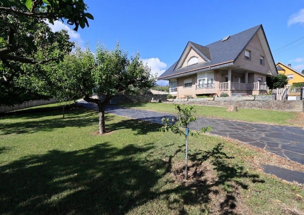 5 soveværelse Villa til salg i Carballeda de Valdeorras med swimmingpool garage - € 500.000 (Ref: 9822474)
