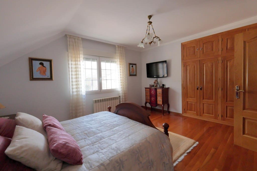 5 soveværelse Villa til salg i Carballeda de Valdeorras med swimmingpool garage - € 500.000 (Ref: 9822474)