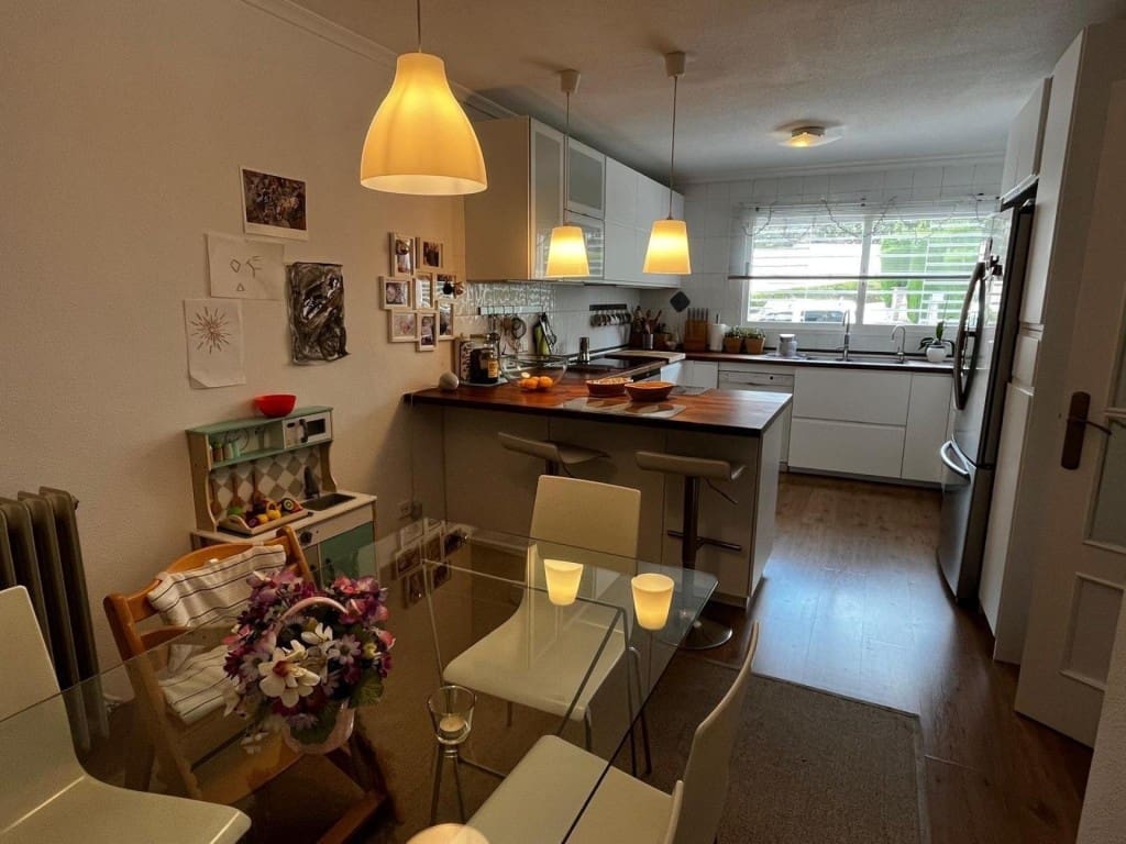 4 soverom Villa til salgs i Petrel / Petrer med garasje - € 388 612 (Ref: 9822477)