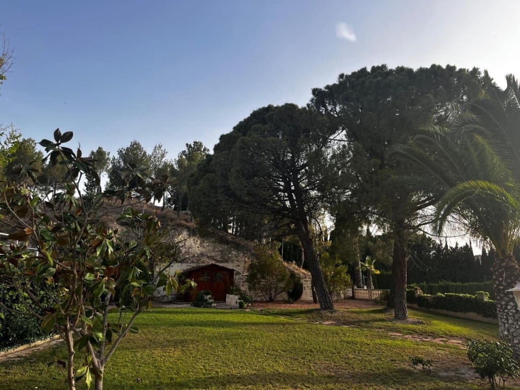 4 soverom Villa til salgs i Petrel / Petrer med garasje - € 388 612 (Ref: 9822477)