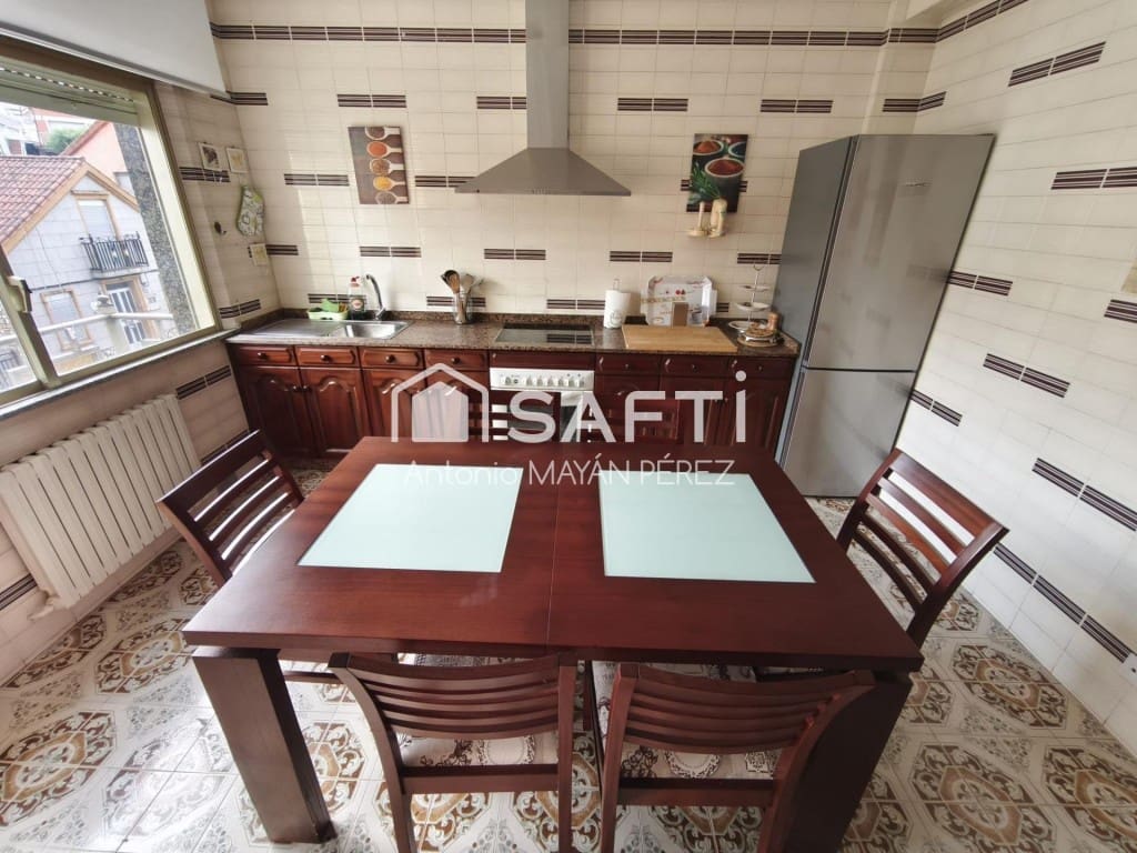 4 bedroom Villa for sale in Rianxo with garage - € 246,500 (Ref: 9824918)