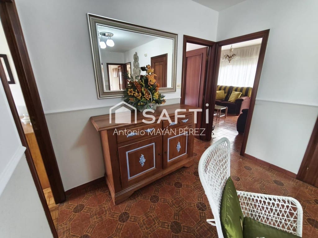 4 bedroom Villa for sale in Rianxo with garage - € 246,500 (Ref: 9824918)
